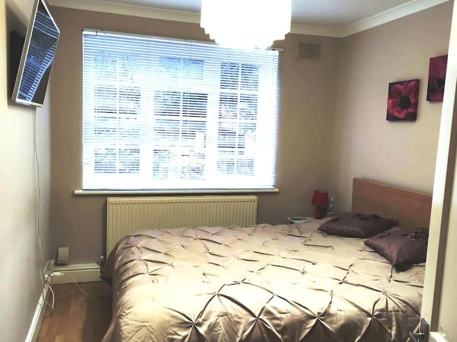Апартаменты 2 Bed Flat Near Station With Parking&Comgarden Саттон Экстерьер фото