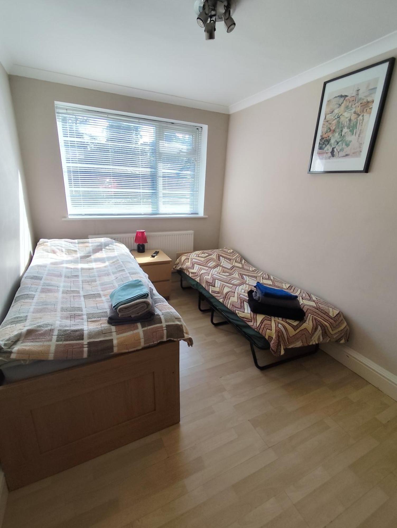 Апартаменты 2 Bed Flat Near Station With Parking&Comgarden Саттон Экстерьер фото